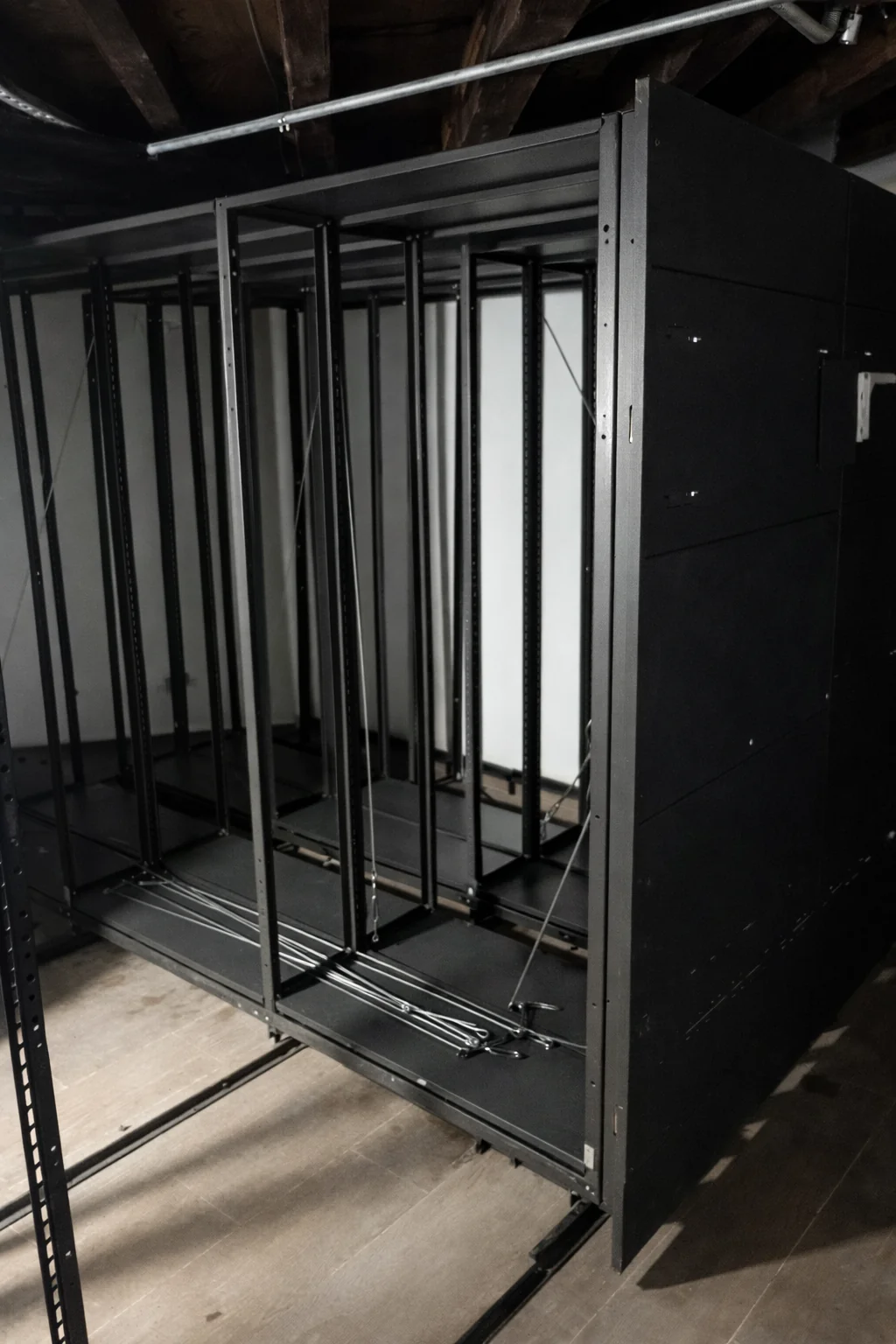 Laboratorio Farmacéutico | Limpieza Profesional de Archivo Rodante 3